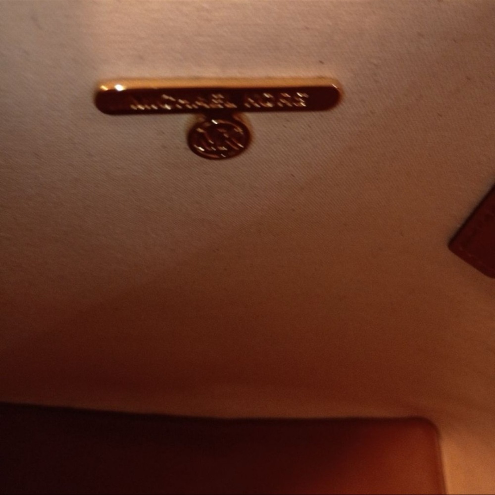 Michael Kors Cream LARGE  Jane Tote with Tan Leather Trim LIKE NEW! - Picture 6 of 12